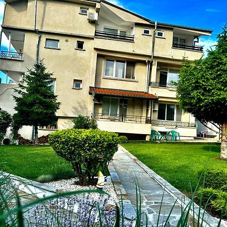 Guestrooms Stoyanovi チェルノモレツ エクステリア 写真