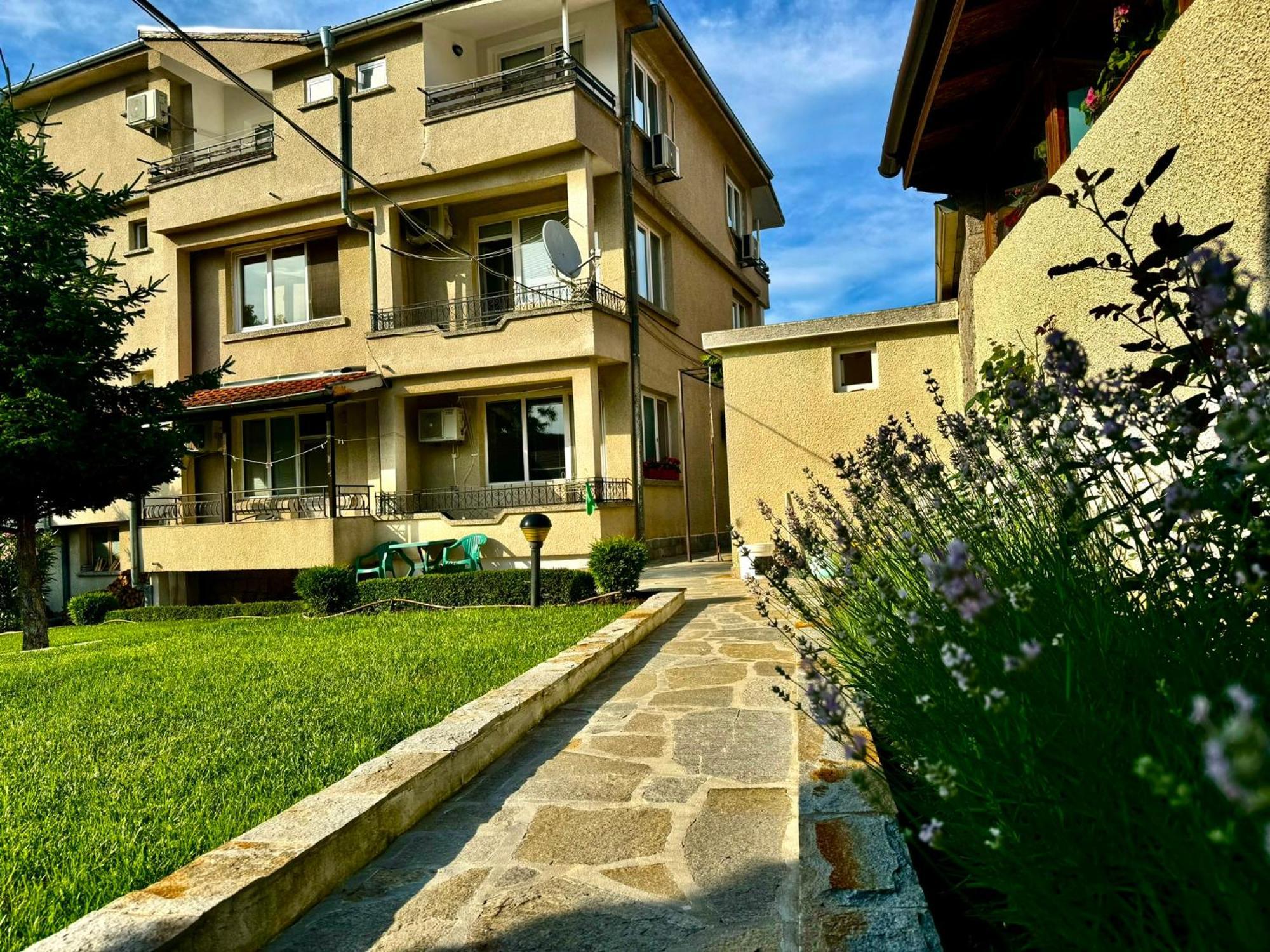 Guestrooms Stoyanovi チェルノモレツ エクステリア 写真