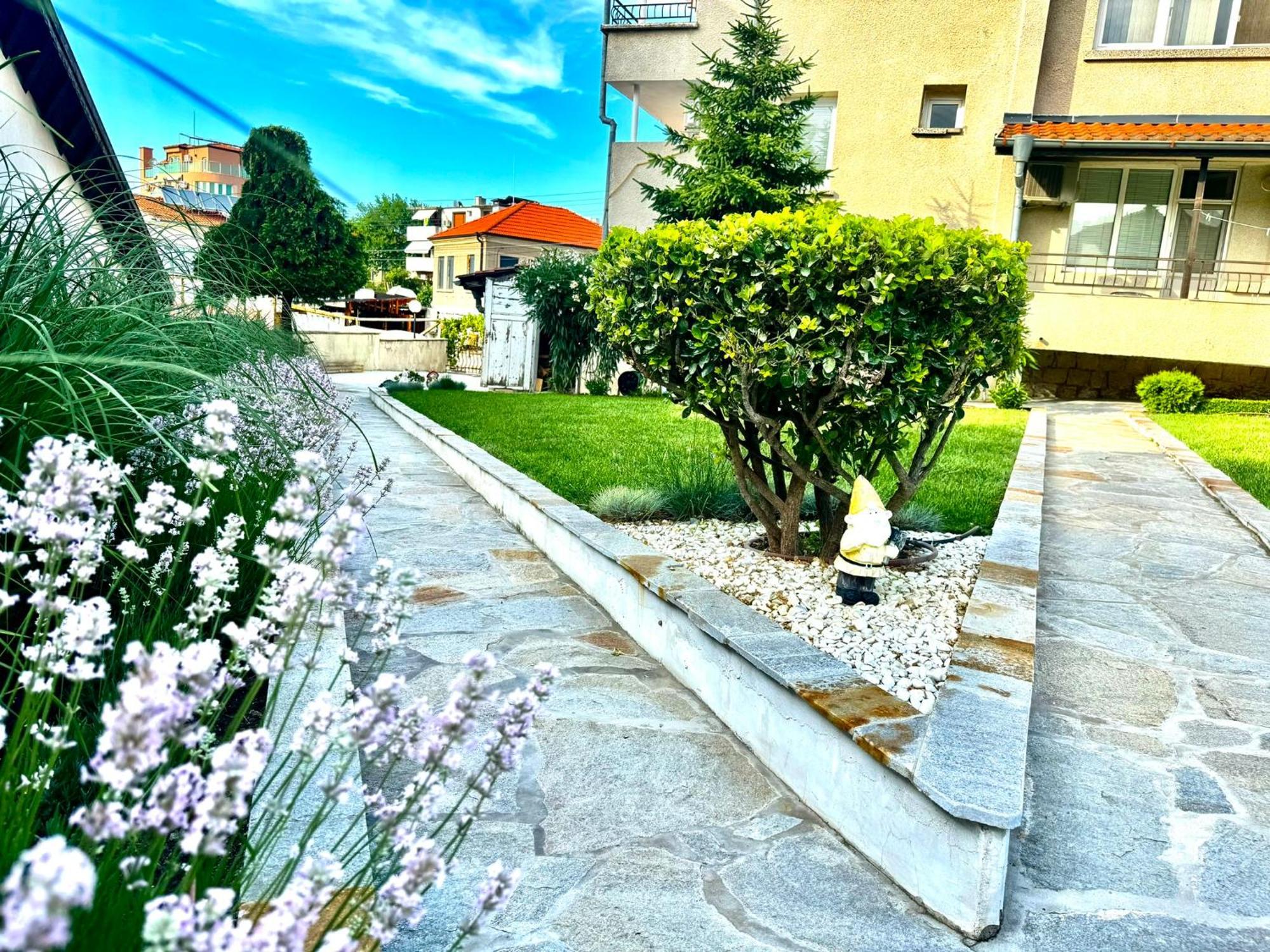 Guestrooms Stoyanovi チェルノモレツ エクステリア 写真