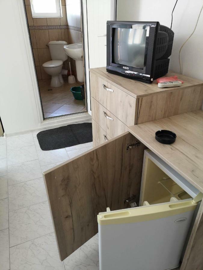 Guestrooms Stoyanovi チェルノモレツ エクステリア 写真